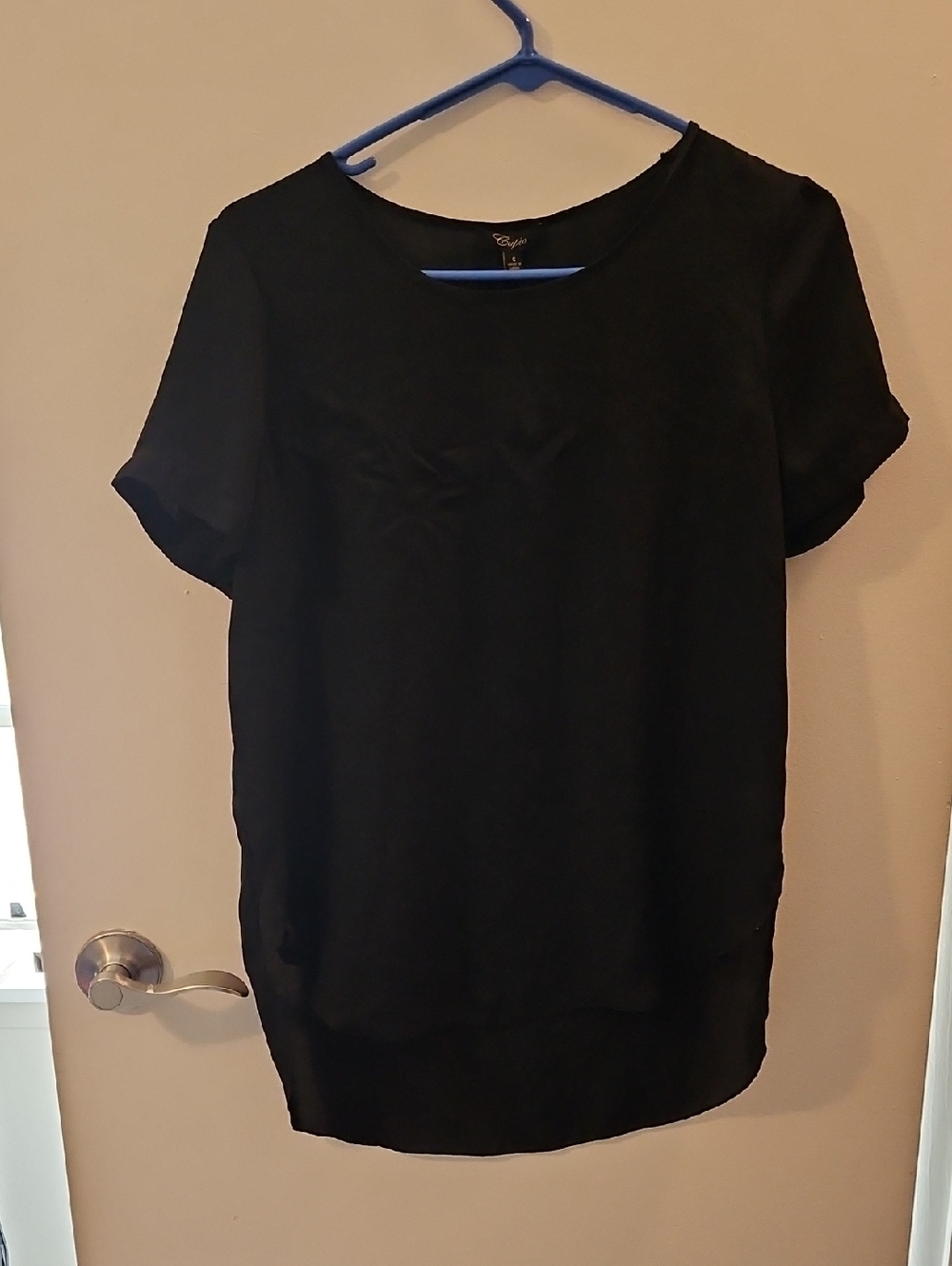 Cupio Black Short-Sleeve Round-Neck Blouse
